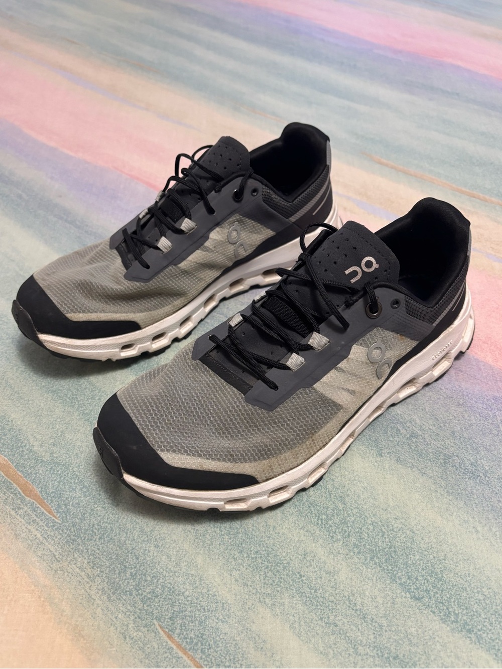 On CloudVista mens size 8 Trail Running Shoes Sneakers Glacier Gray Black